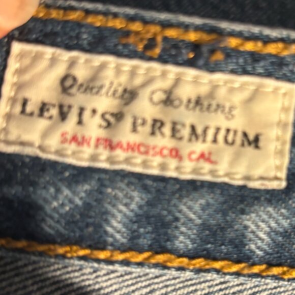 Levis Premium Denim Cut Off Shorts • 28 - Picture 6 of 6